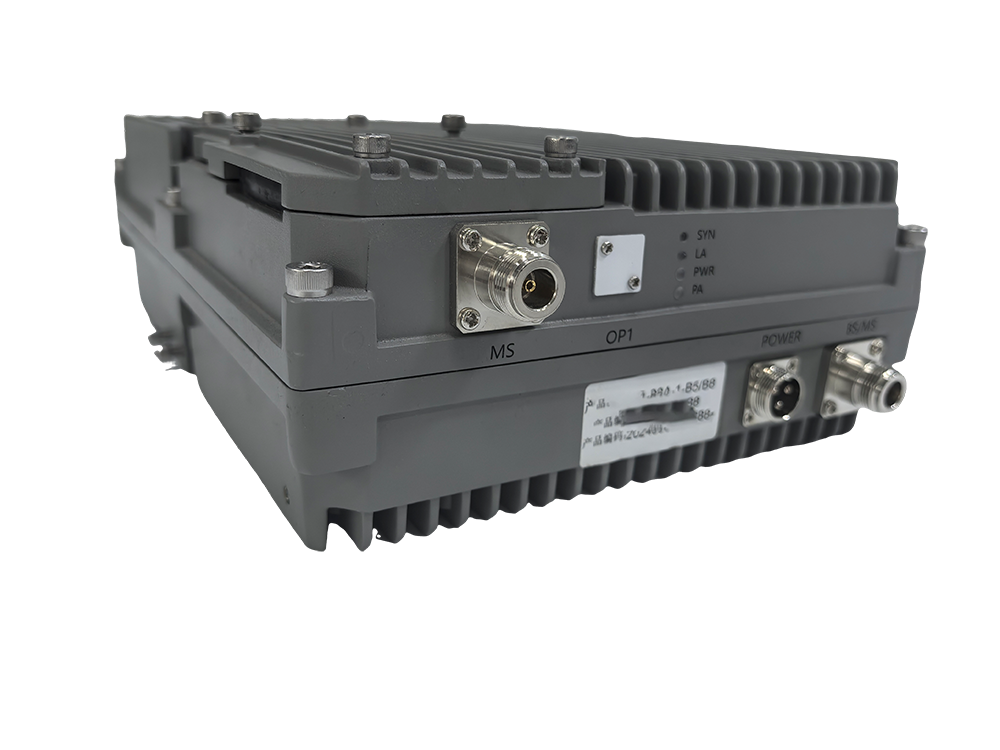  来凤三频手机信号接收器2000㎡